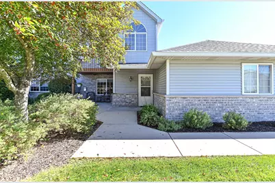 2211 N University Dr #Unit 4, Waukesha, WI 53188 - Photo 3