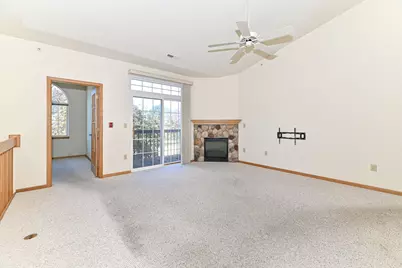 2211 N University Dr #Unit 4, Waukesha, WI 53188 - Photo 13