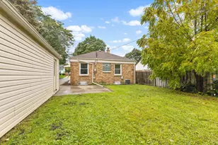 2736 S 52nd Pl, Milwaukee, WI 53219 - Photo 21