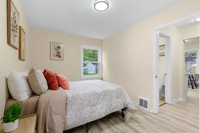 2736 S 52nd Pl, Milwaukee, WI 53219 - Photo 13