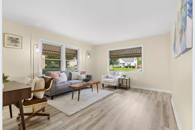 2736 S 52nd Pl, Milwaukee, WI 53219 - Photo 5