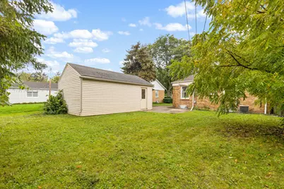 2736 S 52nd Pl, Milwaukee, WI 53219 - Photo 23