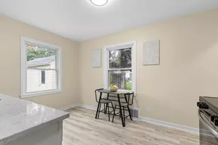 2736 S 52nd Pl, Milwaukee, WI 53219 - Photo 7