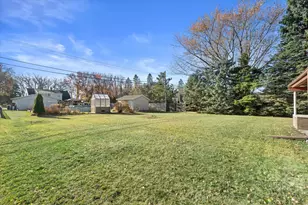 7921 W Whitaker Ave, Greenfield, WI 53220 - Photo 3