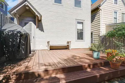 1021 E Pearson St, Milwaukee, WI 53202 - Photo 29
