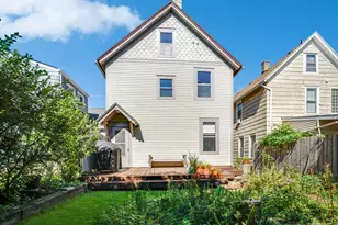 1021 E Pearson St, Milwaukee, WI 53202 - Photo 31
