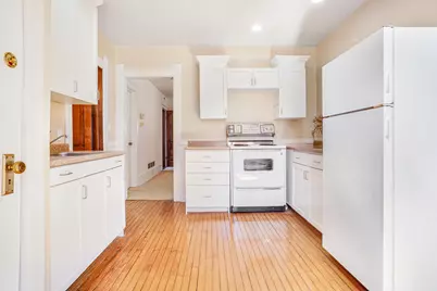 1021 E Pearson St, Milwaukee, WI 53202 - Photo 17