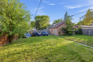5425 W Lincoln Creek Dr, Milwaukee, WI 53218 - Photo 19