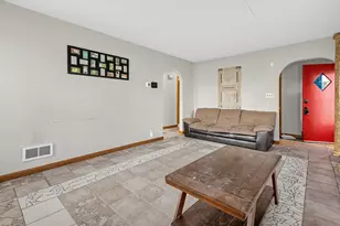 5425 W Lincoln Creek Dr, Milwaukee, WI 53218 - Photo 5