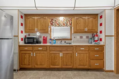 5425 W Lincoln Creek Dr, Milwaukee, WI 53218 - Photo 7