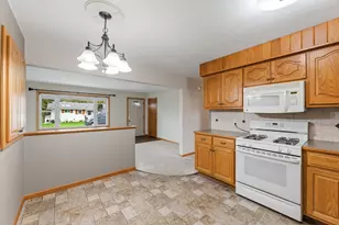 823 East St, Caledonia, MN 55921 - Photo 5