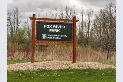 2416  Fox River Pkwy #D, Waukesha, WI 53189 - Photo 13