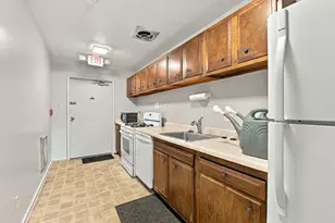 4117 W Rivers Edge Cir, Brown Deer, WI 53209 - Photo 25