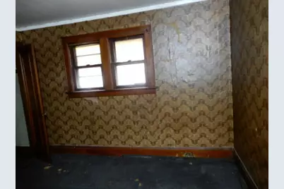 2418 W Hope Ave, Milwaukee, WI 53209 - Photo 9