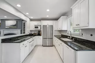 3428 S 119th St, West Allis, WI 53227 - Photo 17