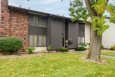 2130 W Good Hope Rd #12, Glendale, WI 53209 - Photo 3
