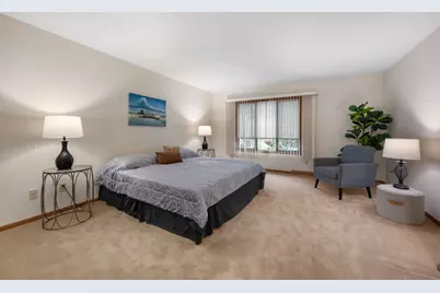 10104 N Gettysburg Ct, Mequon, WI 53092 - Photo 9