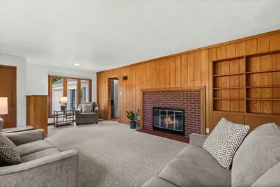 297  Lincoln Dr, West Bend, WI 53095 - Photo 7