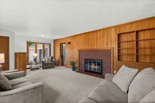 297 Lincoln Dr, West Bend, WI 53095 - Photo 7