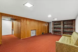 297 Lincoln Dr, West Bend, WI 53095 - Photo 27