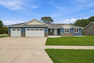 3137 Horton St, Holmen, WI 54636 - Photo 1