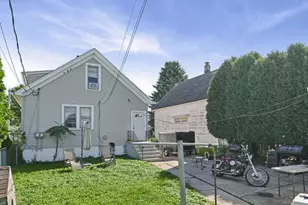 3815 S Pennsylvania Ave, Saint Francis, WI 53235 - Photo 5