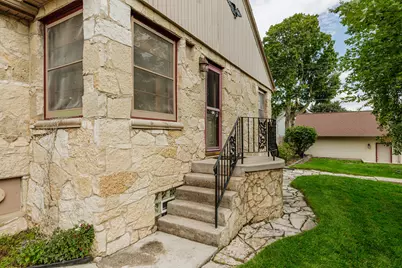 1972 S 90th St, West Allis, WI 53227 - Photo 27