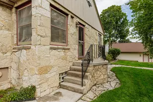 1972 S 90th St, West Allis, WI 53227 - Photo 27