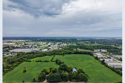 480 E Rusco Dr, West Bend, WI 53095 - Photo 9