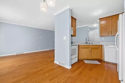 7335 S Delaine Dr, Oak Creek, WI 53154 - Photo 3
