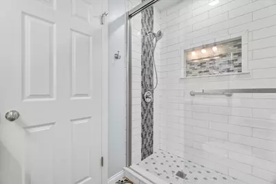 7335 S Delaine Dr, Oak Creek, WI 53154 - Photo 11