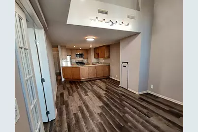 270 E Highland Ave #812, Milwaukee, WI 53202 - Photo 7