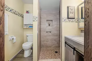 10340 W Whitnall Edge Dr, Franklin, WI 53132 - Photo 5