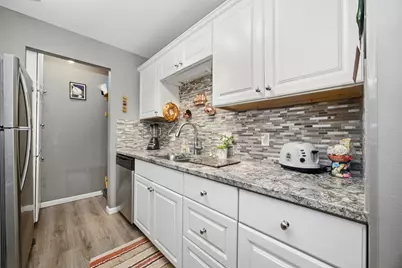 10340 W Whitnall Edge Dr #103, Franklin, WI 53132 - Photo 9