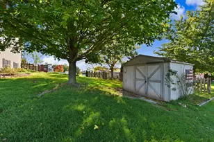 28941 Golden Cir, Racine, WI 53185 - Photo 31