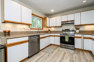 W235N7102 Prairie Ln, Sussex, WI 53089 - Photo 13