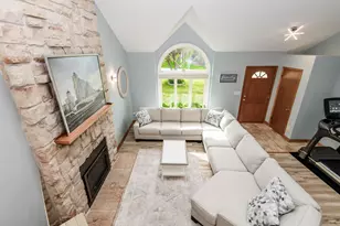 W235N7102 Prairie Ln, Sussex, WI 53089 - Photo 9