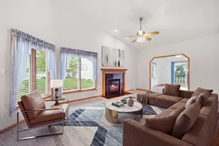 W206N16187 Stonebrook Dr, Jackson, WI 53037 - Photo 1