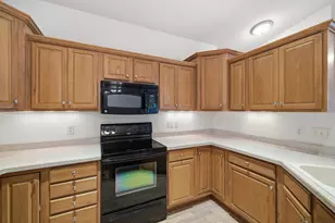 W206N16187 Stonebrook Dr, Jackson, WI 53037 - Photo 15