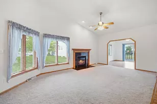 W206N16187 Stonebrook Dr, Jackson, WI 53037 - Photo 3
