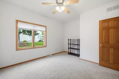 W206N16187  Stonebrook Dr, Jackson, WI 53037 - Photo 13