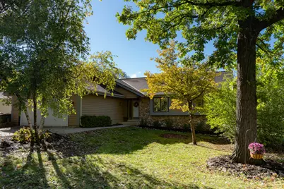 9541 W Ruby Ave, Wauwatosa, WI 53225 - Photo 7