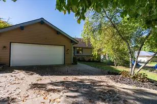 9541 W Ruby Ave, Wauwatosa, WI 53225 - Photo 5