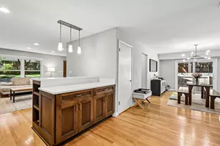 6710 W Wisconsin Ave, Wauwatosa, WI 53213 - Photo 7