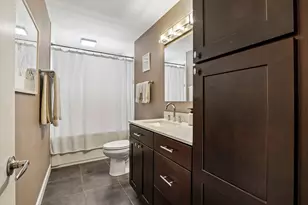 6710 W Wisconsin Ave, Wauwatosa, WI 53213 - Photo 17