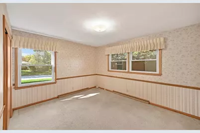 11029 W Courtland Ave, Wauwatosa, WI 53225 - Photo 17