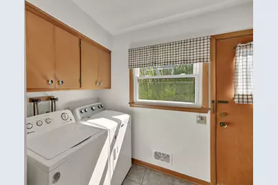11029 W Courtland Ave, Wauwatosa, WI 53225 - Photo 19