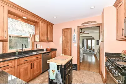 2715  Lasalle St, Racine, WI 53402 - Photo 13