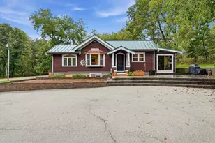 N46W29096 Capitol Dr, Delafield, WI 53029 - Photo 1
