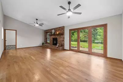 5589  Kengary Ct, Hartford, WI 53086 - Photo 9